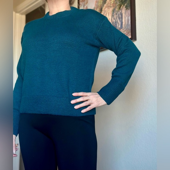 Banana Republic Sweaters - XS green blue Banana Republic crew neck sweater